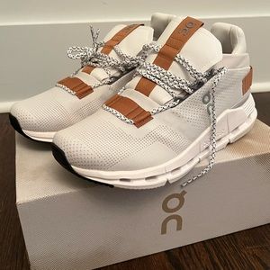 CloudNova Sneakers, White and Pearl, Men size 7